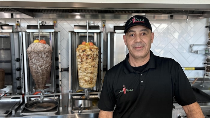 Portrait du copropriétaire de La Casbah Shawarma et Grillades,  Habib Dimia.