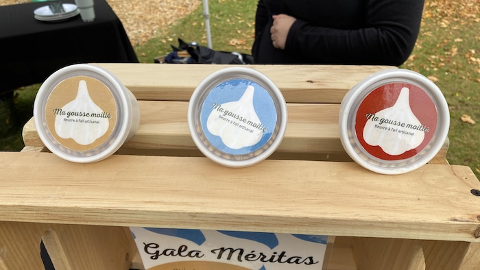 Les étudiantes ont créé l’image de marque de leur produit qu’elles ont nommé : Ma gousse moitié.