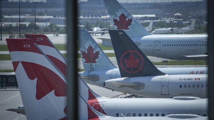 Des avions d'Air Canada.