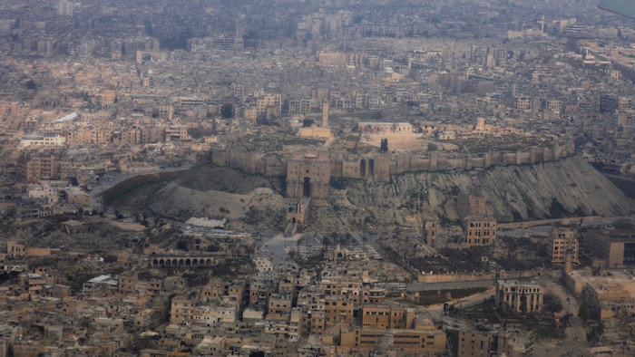 La défense antiaérienne syrienne intercepte des missiles israéliens ...