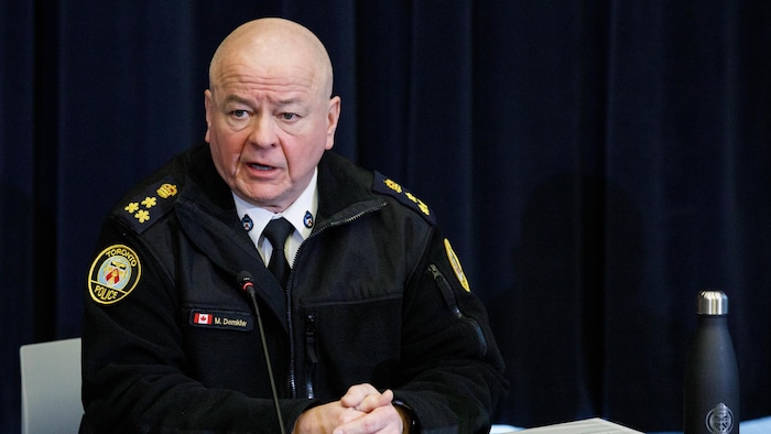 Le chef du Service de police de Toronto, Myron Demkiw, en conférence de presse.