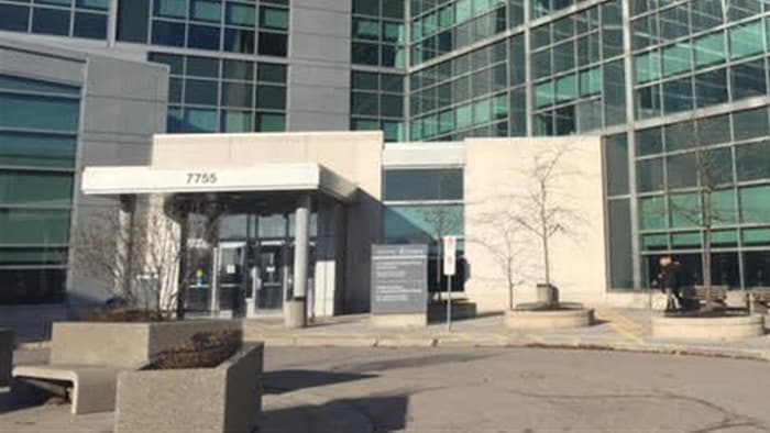 Le palais de justice de Brampton.