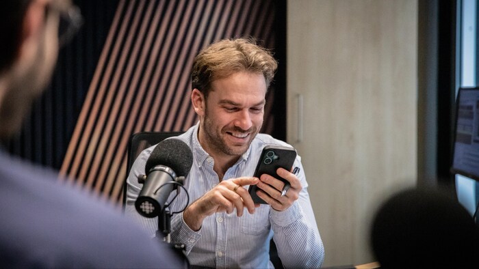 Hors d’ondes avec Alexandre : les foutus réseaux sociaux | Radio-Canada