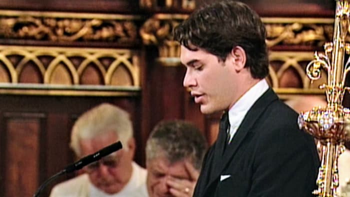 Alexander Green devant un micro en 2000.