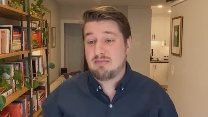 Alexandre Nanoff répond aux questions de la journaliste.