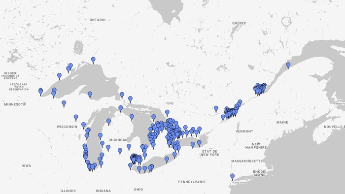 Des points sur une carte des Grands Lacs et du fleuve Saint-Laurent.