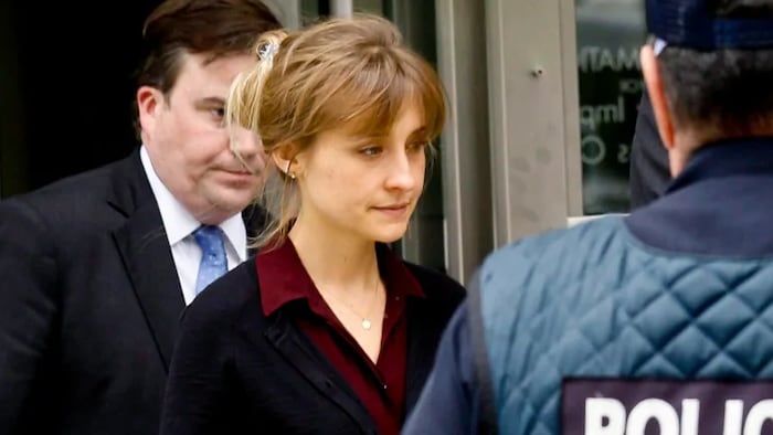 Lactrice De Smallville Allison Mack Plaide Coupable Dans Une Affaire De La Secte Nxivm Radio