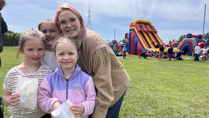 Alyson Lavoie et ses enfants.