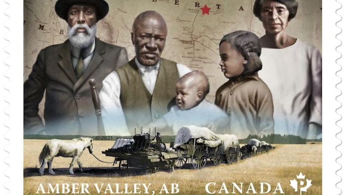 Les pionniers Henry Sneed, Jordan W. Murphy qui tient son arrière-petite-fille Bernice Bowden et sa petite-fille Vivian (Murphy) Harris et Amy Broady, une sage-femme avec, en arrière-plan, une carte de l'Alberta.