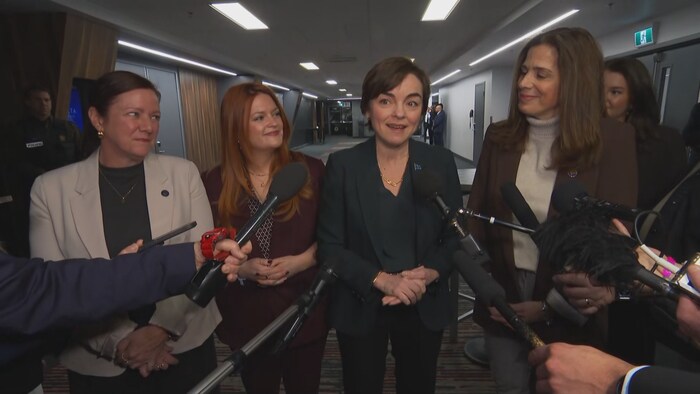 Les trois élues ont annoncé simultanément leur choix mercredi matin.