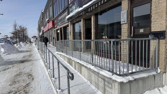 Trottoir d'une ville.