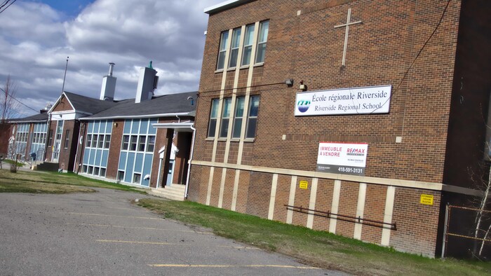 Ecole Riverside L'ancienne école Riverside, à Arvida, sur le point d'être vendue ...