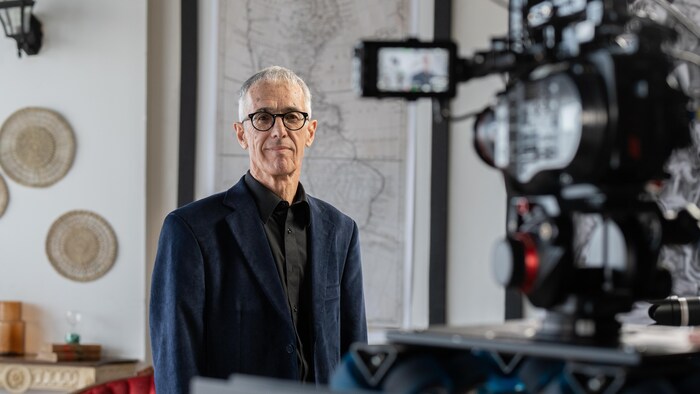 Une photo professionnelle d'André Blais. 