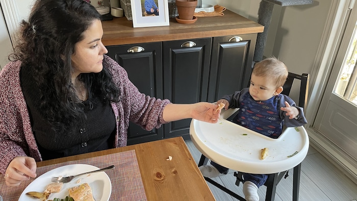 De plus en plus de parents sautent l'étape des purées, au grand bonheur des  bébés