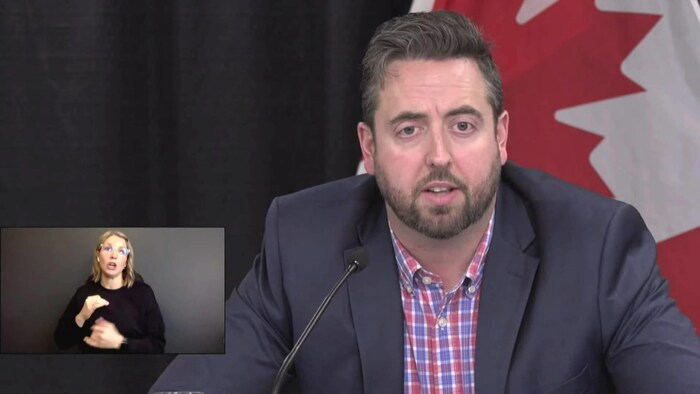 Andrew Parsons en conférence de presse.