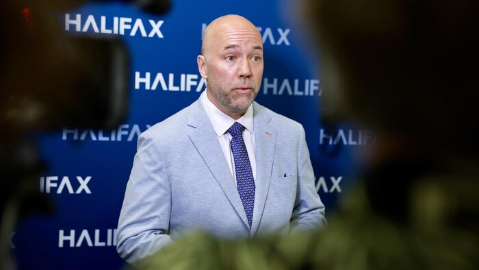 Le maire Andy Fillmore.