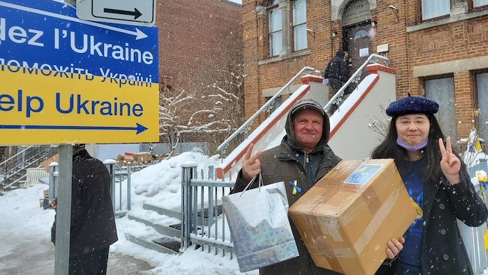  三月中，Angela与台湾同乡会将捐赠物资送到蒙特利尔的乌克兰移民机构。