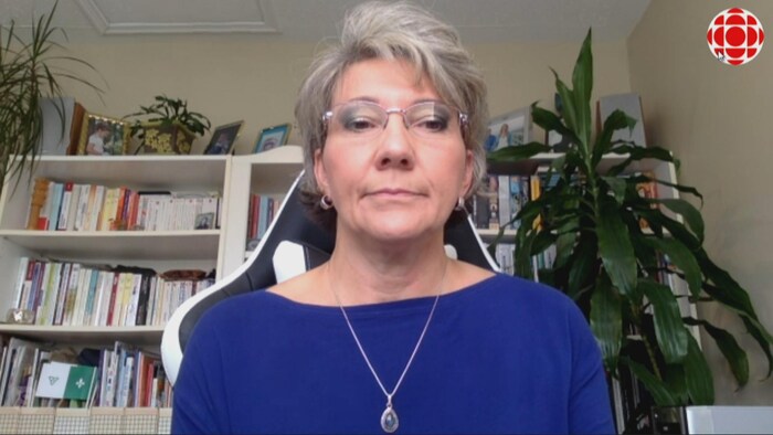 Anne Vinet-Roy accorde une entrevue via téléconférence.