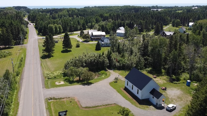 Le musée militaire de New Richmond et une partie du village.
