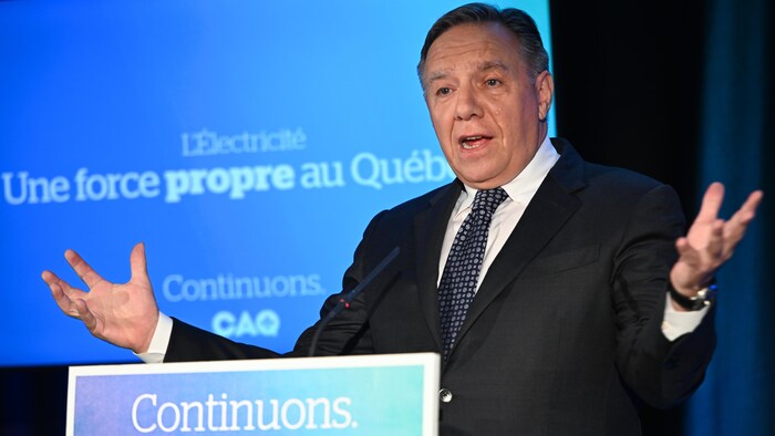 François Legault lors d'un point de presse.