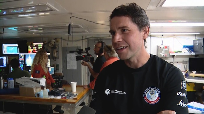 Antoine Normandin, directeur de recherche à bord de l'expédition sur le bateau.