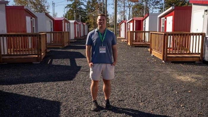 Anton Demetrakopoulos est le directeur général du village d'hébergement appelé Shelter Village Thunder Bay.