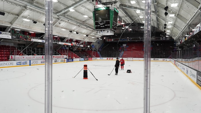 Antonin Verreault lors d'une pratique sur la glace des Huskies.