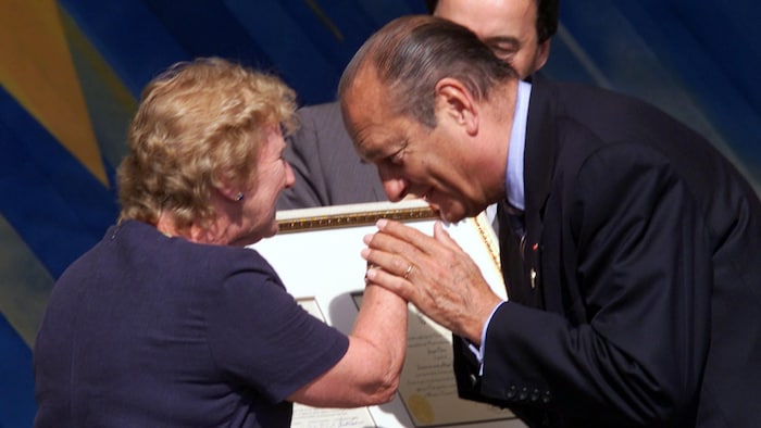 Antonine Maillet accompagné de l'ancien président français Jacques Chirac.