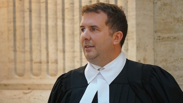 L'avocat Simon Larose, qui oeuvre pour le Procureur général du Québec