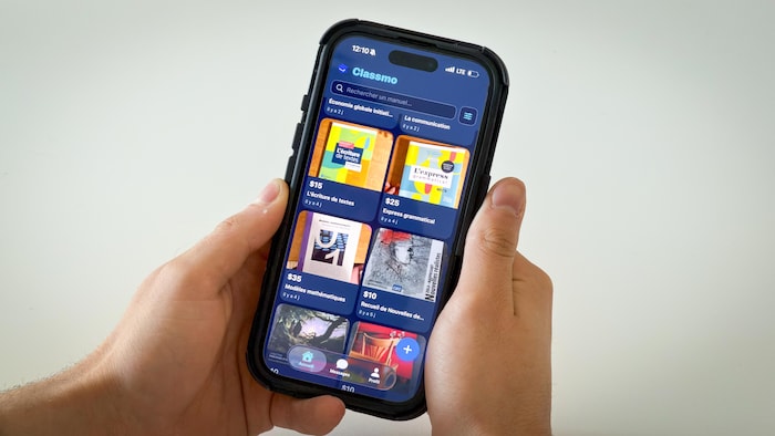 L'application classmo sur un téléphone intelligent.
