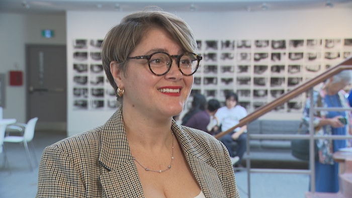 Portrait de Jessica Algie aux Archives de Toronto.