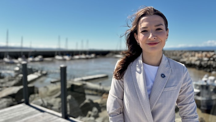 Ariane Boyer près de la marina de Rivière-du-Loup