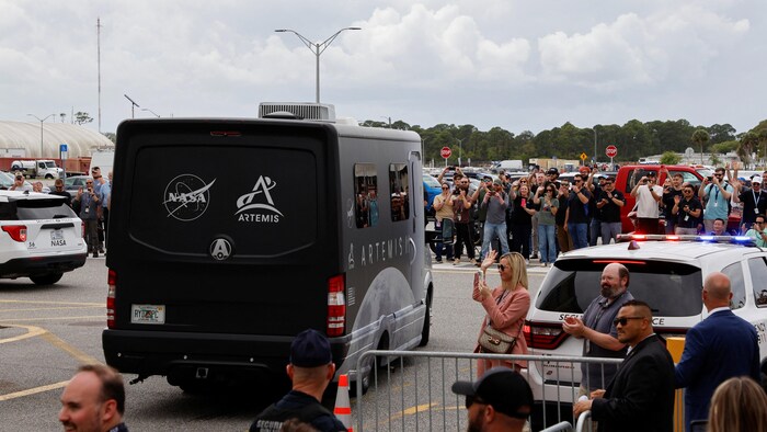 La moonvan prend la direction du pas de tir.