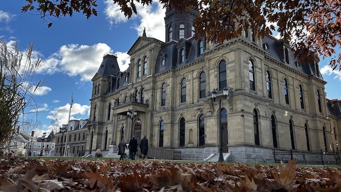 Une photo de l'Assemblée législative lors de l'automne 2024. 
