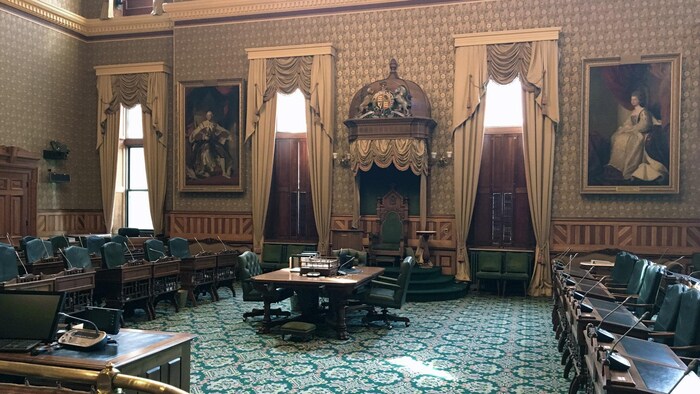 Vue intérieur de l'Assemblée législative du Nouveau-Brunswick.