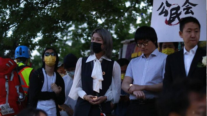 公民会的年轻人在抗议活动中。