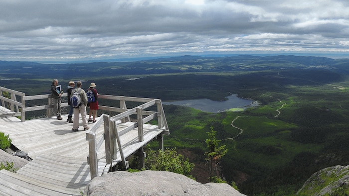 La vue à partir du mont du Lac des Cygnes, dans le Parc national des Grands-Jardins.