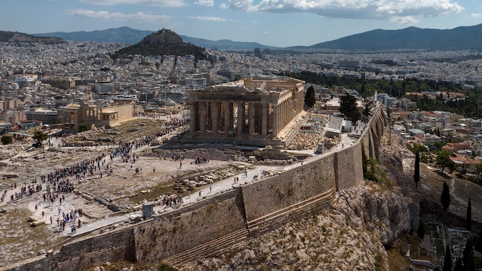 Akropolis yukarıdan görülüyor.