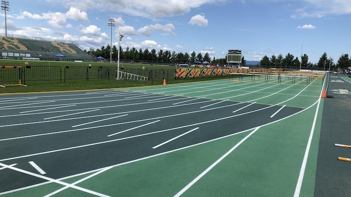 Une piste d'athlétisme 
