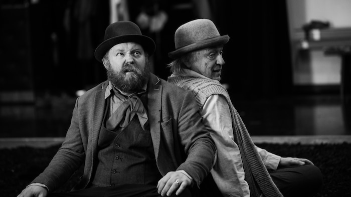 Vincent Champoux et Michel Nadeau dans les rôles des clochards, Estragon et Vladimir.