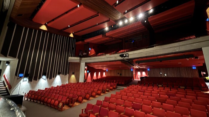 L'auditorium du Cégep de Lévis vu de la scène.
