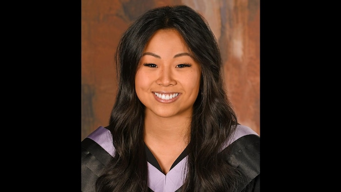 Photo de graduation d'Audrey Ouellet. 