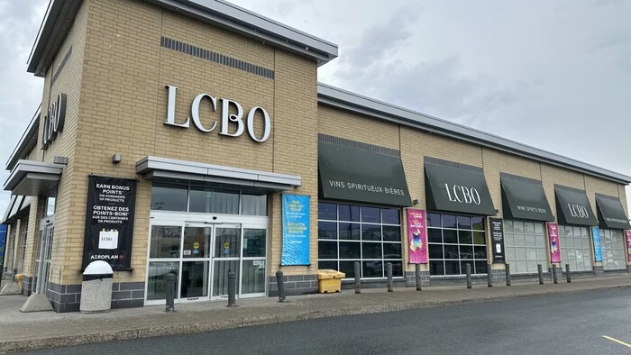 Un magasin L C B O.