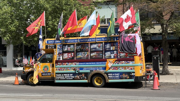 Le commerce ambulant de Issa Mahmoud.