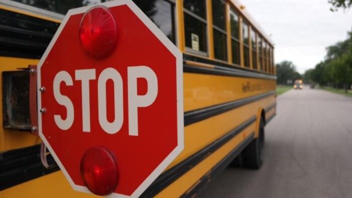 Un autobus scolaire arrêté