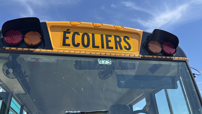 Un autobus scolaire.