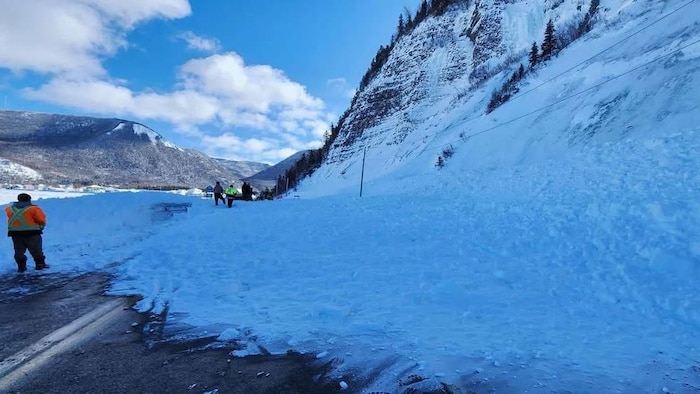 Une avalanche sur la route 132. 
