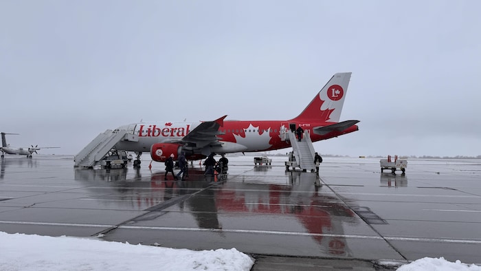 L'avion de campagne du Parti libéral du Canada.