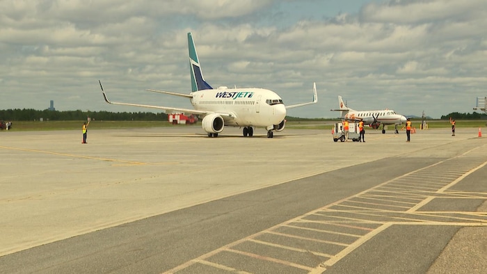 Un avion de la compagnie West Jet.