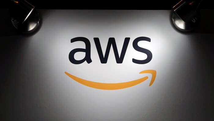 Le logo d'Amazon Web Services.